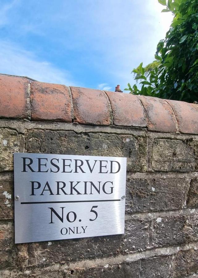 Centrally Located Boscombe Beach Apart With Parking Bournemouth Exterior photo