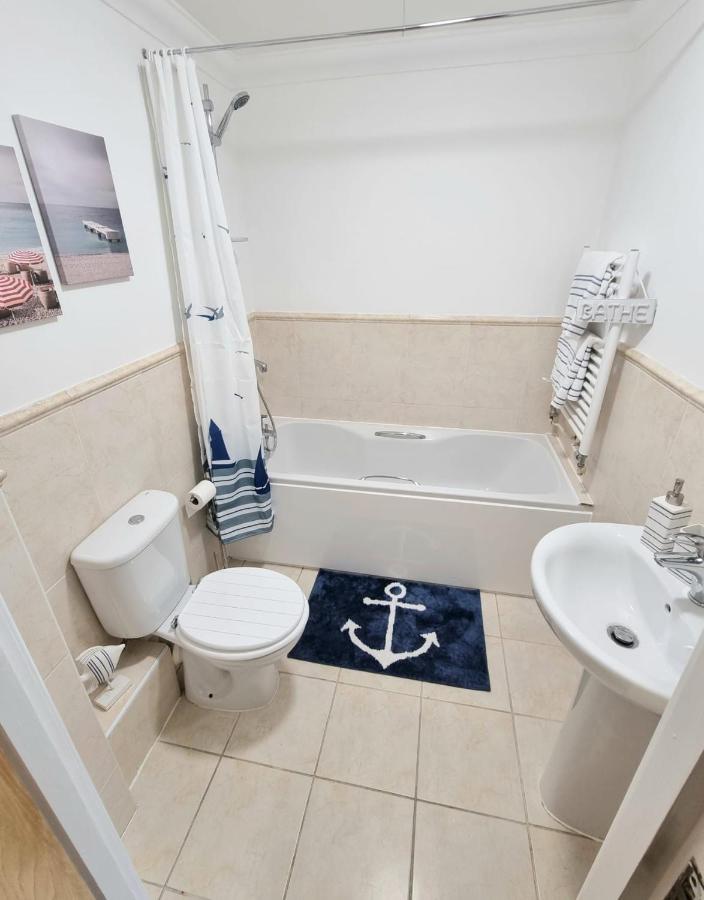 Centrally Located Boscombe Beach Apart With Parking Bournemouth Exterior photo