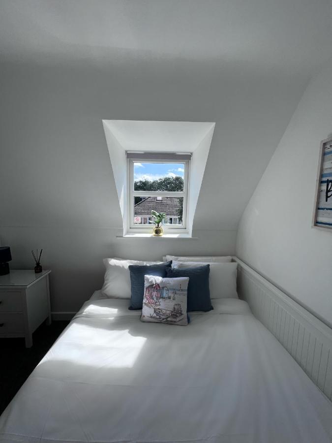 Centrally Located Boscombe Beach Apart With Parking Bournemouth Exterior photo